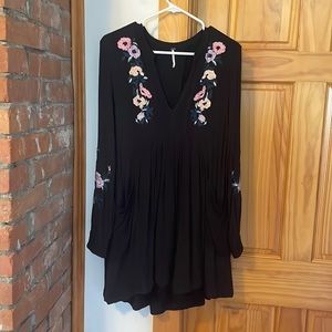 EUC free people embroidered flowy dress